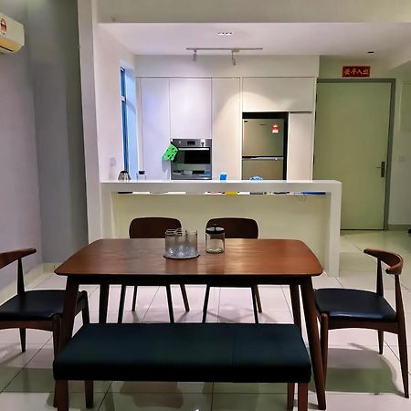 Jazz Service Suites Penang Джордж Таун Екстериор снимка