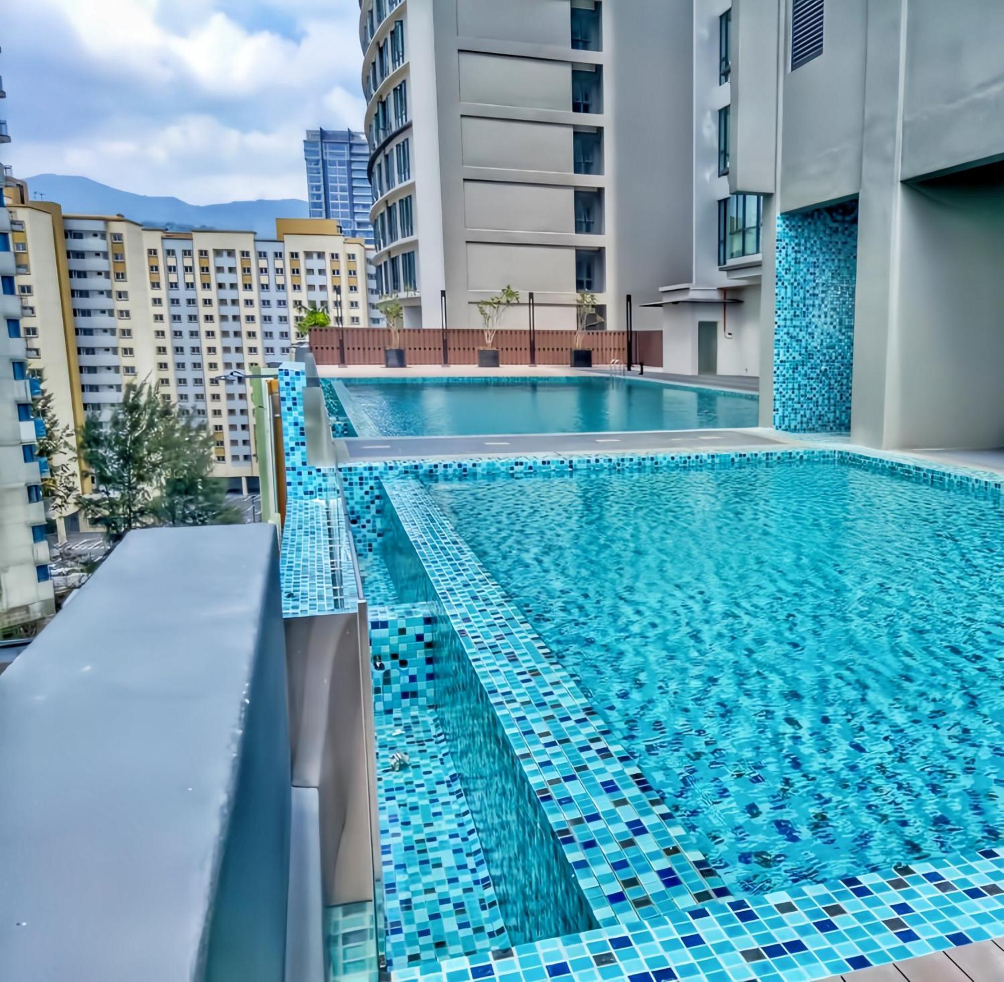 Jazz Service Suites Penang Джордж Таун Екстериор снимка