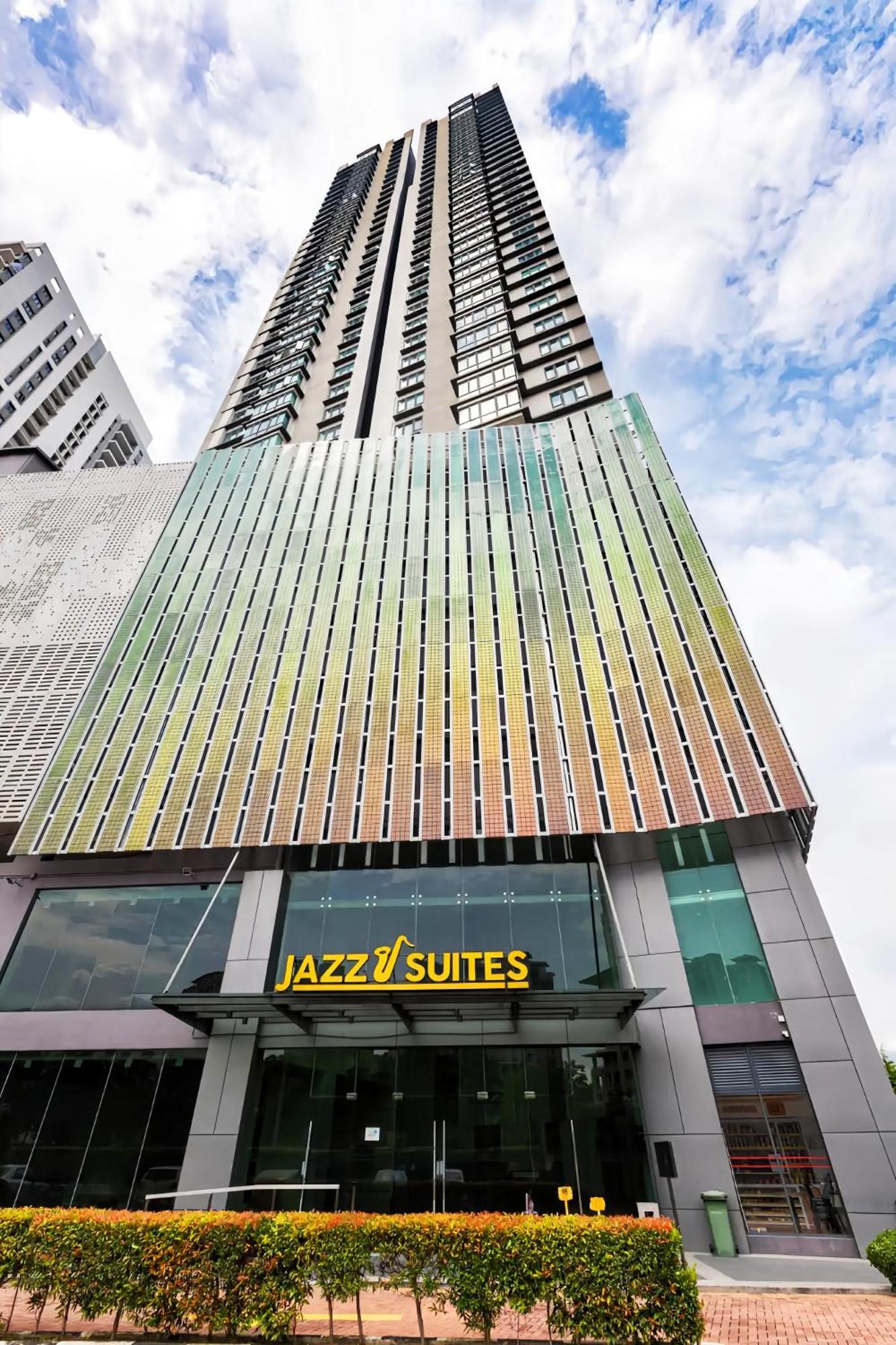 Jazz Service Suites Penang Джордж Таун Екстериор снимка